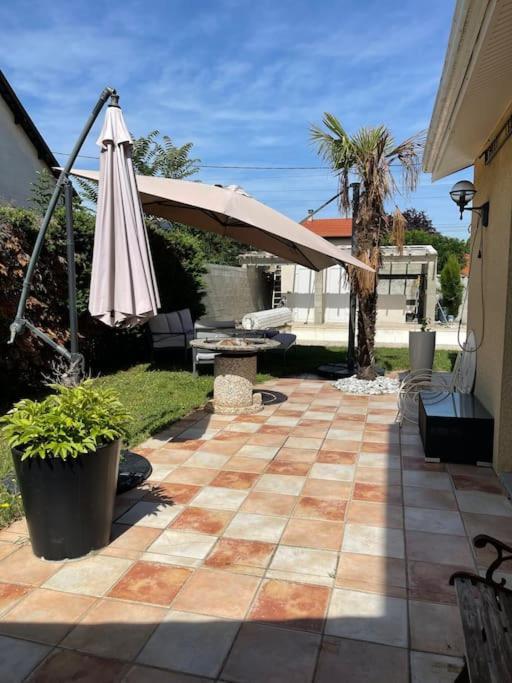 Villa Individuelle - Chassieu Exterior photo